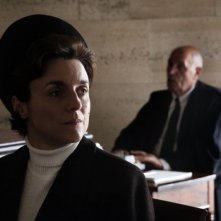 Michela Cescon nei panni di Licia Pinelli in un'immagine del film drammatico Romanzo di una strage