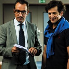 Jean Dujardin ne Gli infedeli insieme a Guillaume Canet