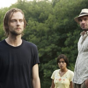 Joe Anderson nella serie tv The River con Paulina Gaitan e Paul Blackthorne
