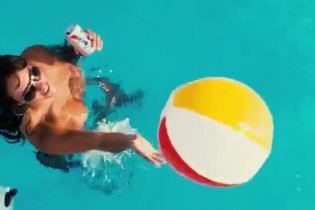 Trailer 2 - Piranha 3DD