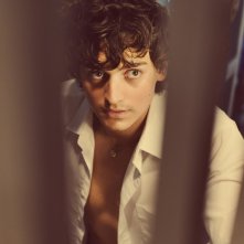 Aneurin Barnard in Hunky Dory