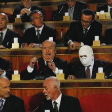 Buona giornata: Lino Banfi in una bizzarra scena della commedia di Carlo Vanzina