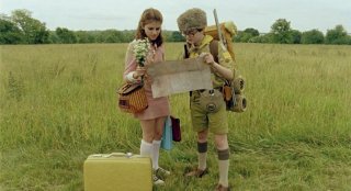 I due giovani protagonisti di Moonrise Kingdom Jared Gilman e Kara Hayward in una scena del film