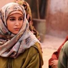 La sorgente dell'amore: lo sguardo triste di Leïla Bekhti in una scena del film