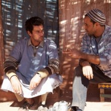La sorgente dell'amore: Saleh Bakri in una scena del film con Saad Tsouli