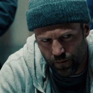 primo piano di Jason Statham in Safe