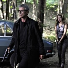 Nikita: Rob Stewart e Lyndsy Fonseca nell'episodio Falling Ash