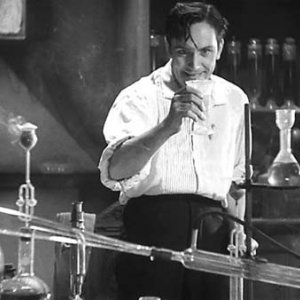 Fredric March è Il dottor Jekyll