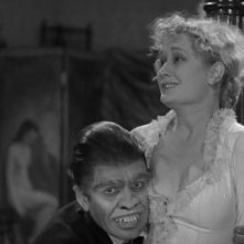 Il dottor Jekyll: Fredric March con Miriam Hopkins in una scena del film