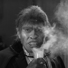 Il dottor Jekyll: Fredric March in una scena del film