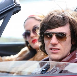 A destra, Elio Germano in una scena del film TV Faccia d'angelo