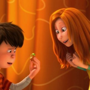 Lorax - Il guardiano della foresta: Ted e Audrey guardano il prezioso germoglio della vita in una scena del film