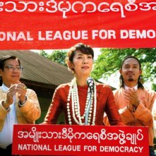The Lady: Michelle Yeoh in una scena del film nei panni della pacifista Aung San Suu Kyi tiene un discorso come segretario generale della National League for Democracy
