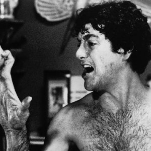 David Naughton si trasforma in... un lupo mannaro americano a Londra