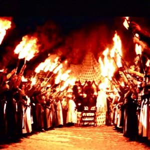 I cavalieri che fecero l'impresa - scenografia della processione notturna realizzata da  G. Pirrotta