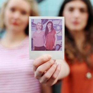 Mirren Burke e Claire Garvey in una immagine promo di Booked Out