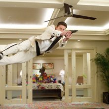 Channing Tatum in una scena action di 21 Jump Street