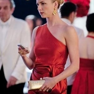Revenge: Emily VanCamp nell'episodio Chaos