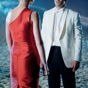 Revenge: Joshua Bowman e Emily VanCamp nell'episodio Chaos