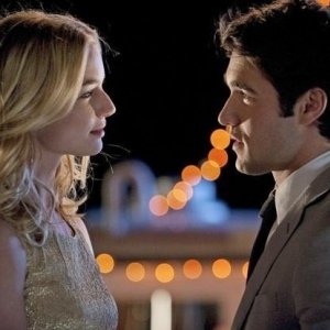 Revenge: Joshua Bowman e Emily VanCamp nell'episodio Commitment