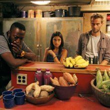 The River: Shaun Parkes, Paulina Gaitan e Joe Anderson in una scena (episodio A Better Man)