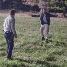 The Walking Dead: Andrew Lincoln e Jon Bernthal durante il loro drammatico confronto nell'episodio Il giustiziere