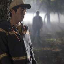 The Walking Dead: Steven Yeun in una tesa scena dell'episodio Il giustiziere