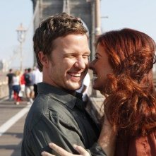 Will Chase e Debra Messing in una foto di scena del secondo episodio di Smash