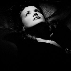 Simone Simon ne Il bacio della pantera