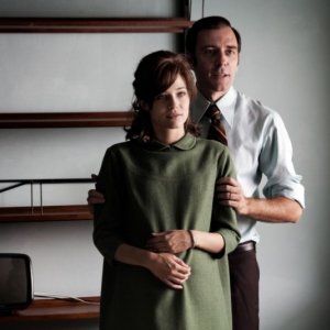 Valerio Mastandrea con Laura Chiatti in una scena di Romanzo di una strage