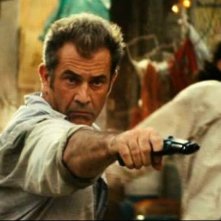 Viaggio in paradiso: Mel Gibson in azione in un momento dell'action movie diretto da Adrian Grunberg