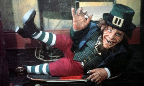 leprechaun jennifer aniston impaurita dal look di warwick davis credo fosse realmente terrorizzata 