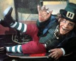 Leprechaun, Jennifer Aniston impaurita dal look di Warwick Davis? 'Credo fosse realmente terrorizzata'