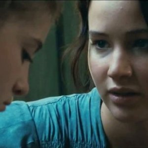 Hunger Games: Jennifer Lawrence con Willow Shields