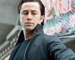 Looper: prime immagini di Joseph Gordon-Levitt