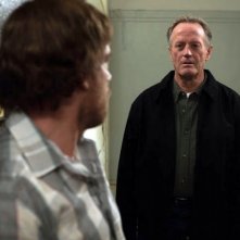 Peter Fonda e Michael C. Hall (di spalle) in The Trouble with Bliss