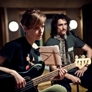 I più grandi di tutti: Claudia Pandolfi insieme a Marco Cocci in una scena del film