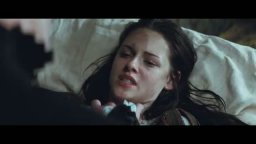 Trailer Italiano 2 - Biancaneve e il Cacciatore