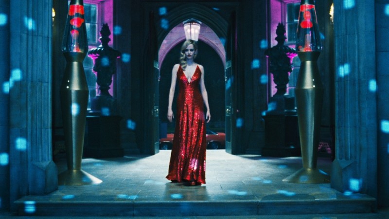 Eva Green In Uno Sfavillante Vestito Rosso In Una Scena Di Dark Shadows 235224