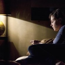 Una riflessiva Ashley Judd nell'episodio pilota della serie Missing