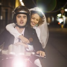 Workers - Pronti a tutto: Paolo Briguglia e Nicole Grimaudo in una scena del film