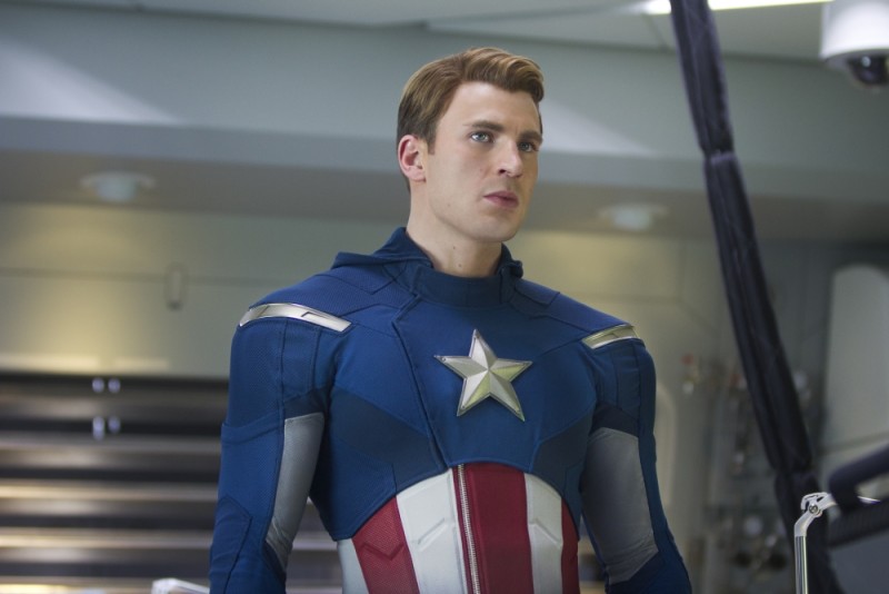 Chris Evan è Capitan America in una scena di The Avengers