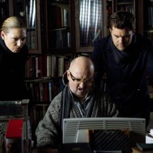 Fringe: Clark Middleton, Joshua Jackson ed Anna Torv nell'episodio Nothing As It Seems
