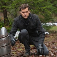 Fringe: Joshua Jackson nell'episodio A Short Story About Love