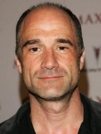 Una foto di Elias Koteas