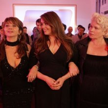 Victoria Abril con Lola Dewaere e Catherine Hosmalin in Mince Alors!