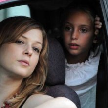 Amore liquido: Sara Sartini con la piccola Martina Capannini in una scena del film