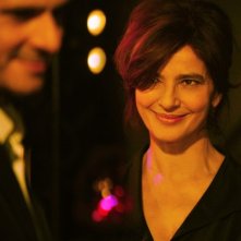 Ciliegine: Laura Morante sorride in una scena tratta dal film con Pascal Elbé