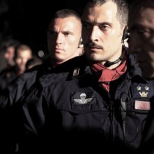 Diaz - Don't clean up this blood: Claudio Santamaria insieme ai colleghi poliziotti in una scena del film