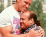 Arnold Schwarzenegger, Danny DeVito ed Eddie Murphy sono Gemelli